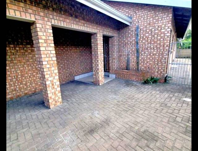 3 BEDROOM HOUSE FOR SALE IN VELD EN VLEI